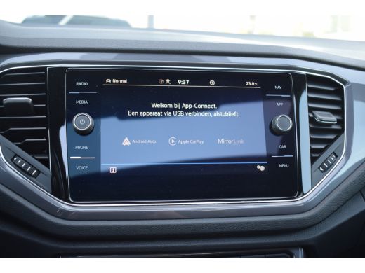 Volkswagen T-Roc 1.5 TSI Sport Business R | Pano | Half Leer | Virtual | Apple CarPlay ActivLease financial lease