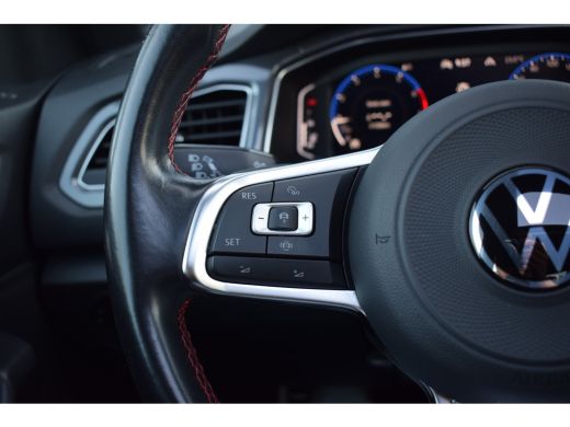 Volkswagen T-Roc 1.5 TSI Sport Business R | Pano | Half Leer | Virtual | Apple CarPlay ActivLease financial lease