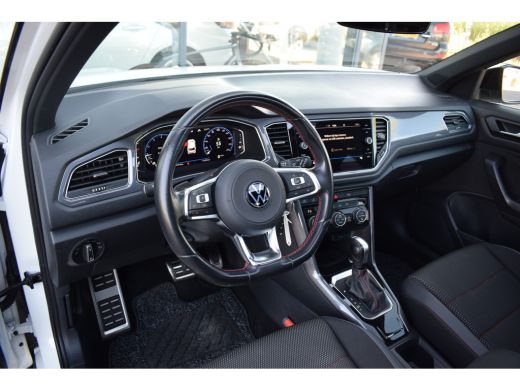 Volkswagen T-Roc 1.5 TSI Sport Business R | Pano | Half Leer | Virtual | Apple CarPlay ActivLease financial lease