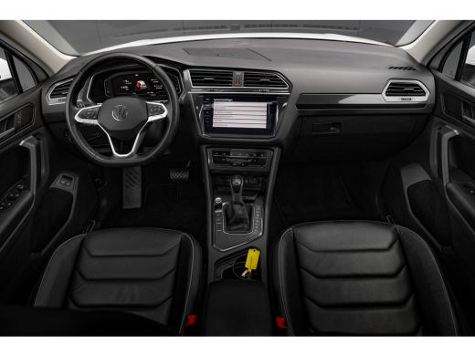 Volkswagen Tiguan 1.4 TSI eHybrid 245PK R-Line | Trekhaak | Panoramadak | Leder | ActivLease financial lease