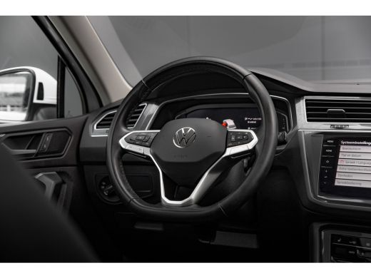 Volkswagen Tiguan 1.4 TSI eHybrid 245PK R-Line | Trekhaak | Panoramadak | Leder | ActivLease financial lease