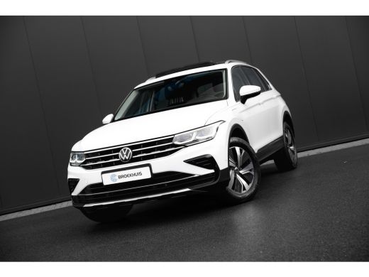 Volkswagen Tiguan 1.4 TSI eHybrid 245PK R-Line | Trekhaak | Panoramadak | Leder | ActivLease financial lease