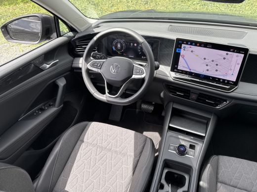 Volkswagen Tiguan 1.5 eTSI DSG LIFE EDITION TREKHAAK/NAVI/CAMERA/IQ-LIGHT ActivLease financial lease