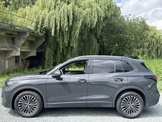 Volkswagen Tiguan 1.5 eTSI DSG LIFE EDITION TREKHAAK/NAVI/CAMERA/IQ-LIGHT ActivLease financial lease