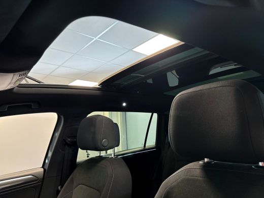 Volkswagen Tiguan Allspace 1.5 TSI Highline Business R Panoramadak | Verwarmbare voorstoelen | Navigatiesysteem ActivLease financial lease