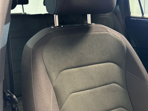 Volkswagen Tiguan Allspace 1.5 TSI Highline Business R Panoramadak | Verwarmbare voorstoelen | Navigatiesysteem ActivLease financial lease