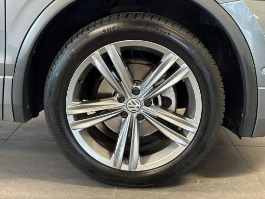 Volkswagen Tiguan Allspace 1.5 TSI Highline Business R Panoramadak | Verwarmbare voorstoelen | Navigatiesysteem ActivLease financial lease