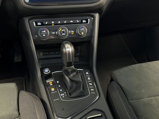 Volkswagen Tiguan Allspace 1.5 TSI Highline Business R Panoramadak | Verwarmbare voorstoelen | Navigatiesysteem ActivLease financial lease