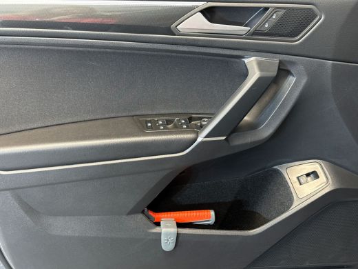 Volkswagen Tiguan Allspace 1.5 TSI Highline Business R Panoramadak | Verwarmbare voorstoelen | Navigatiesysteem ActivLease financial lease
