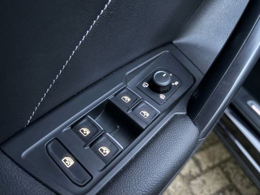 Volkswagen Tiguan Allspace 1.5 TSI Highline Business R 7p. | Pano | Elektrische Trekhaak | Memory Stoelen | Leer ActivLease financial lease