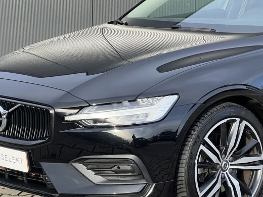 Volvo  V60 2.0 B3 Momentum Business | Trekhaak | 19'' Velgen | Adaptieve Cruise control | Stoel en stuurwiel... ActivLease financial lease