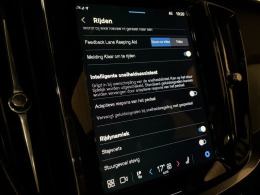 Volvo  V60 2.0 T6 AWD Recharge Plus Dark 245km! | Trekhaak | 360&deg; Camera | Harman Kardon | Adaptieve Cruise ... ActivLease financial lease