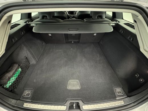 Volvo  V60 2.0 T6 Plug-in hybrid AWD Essential Bright | Achterbank verwarmd | Achteruitrijcamera | Chroom de... ActivLease financial lease