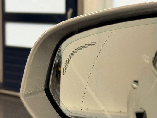 Volvo  V60 2.0 T6 Plug-in hybrid AWD Essential Bright | Achterbank verwarmd | Achteruitrijcamera | Chroom de... ActivLease financial lease