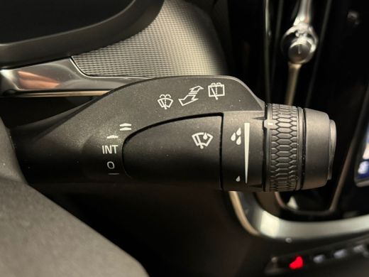 Volvo  V60 2.0 T6 Plug-in hybrid AWD Essential Bright | Achterbank verwarmd | Achteruitrijcamera | Chroom de... ActivLease financial lease