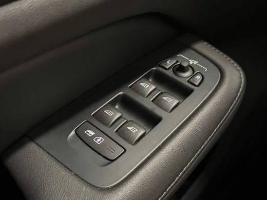 Volvo  V60 2.0 T6 Plug-in hybrid AWD Essential Bright | Achterbank verwarmd | Achteruitrijcamera | Chroom de... ActivLease financial lease