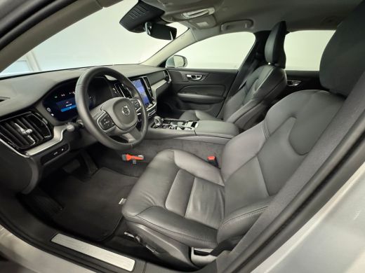 Volvo  V60 2.0 T6 Plug-in hybrid AWD Essential Bright | Achterbank verwarmd | Achteruitrijcamera | Chroom de... ActivLease financial lease