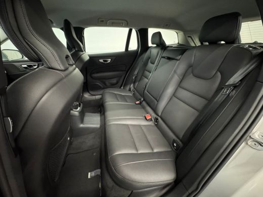 Volvo  V60 2.0 T6 Plug-in hybrid AWD Essential Bright | Achterbank verwarmd | Achteruitrijcamera | Chroom de... ActivLease financial lease