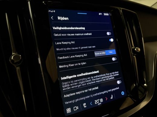 Volvo  V60 T6 AWD Recharge Essential Trekhaak | All Season banden | Lederen bekleding | Adaptieve Cruise Con... ActivLease financial lease