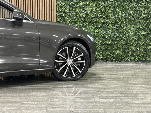 Volvo  V60 T6 AWD Recharge Essential Trekhaak | All Season banden | Lederen bekleding | Adaptieve Cruise Con... ActivLease financial lease