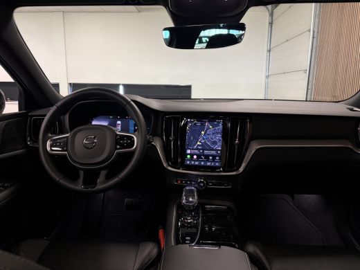 Volvo  V60 T6 AWD Recharge Plus Dark Aurora Silver | Trekhaak | All Season banden | 360&deg; Camera | Harman Kar... ActivLease financial lease