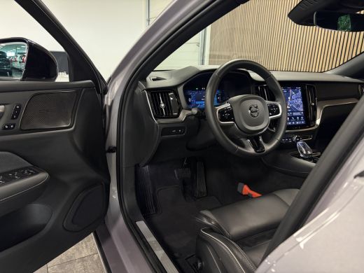 Volvo  V60 T6 AWD Recharge Plus Dark Aurora Silver | Trekhaak | All Season banden | 360&deg; Camera | Harman Kar... ActivLease financial lease