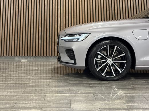 Volvo  V60 T6 AWD Recharge Plus Dark Aurora Silver | Trekhaak | All Season banden | 360&deg; Camera | Harman Kar... ActivLease financial lease