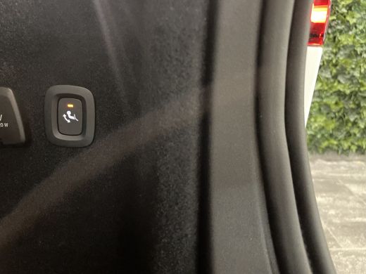 Volvo  V60 2.0 T6 Plug-in hybrid AWD Plus Dark Trekhaak | 360&deg; Camera | Harman Kardon | Crystal White | Adap... ActivLease financial lease