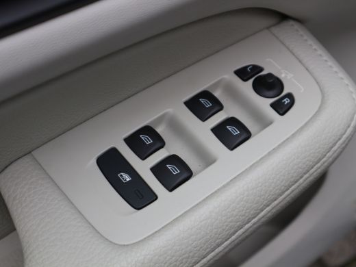 Volvo  V60 Cross Country 2.0 B5 AWD Pro NAVI ADAP CRUISE ActivLease financial lease