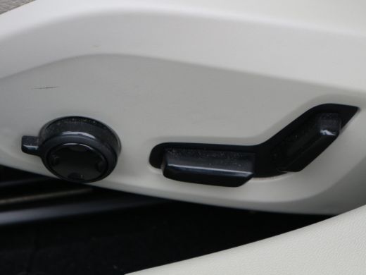 Volvo  V60 Cross Country 2.0 B5 AWD Pro NAVI ADAP CRUISE ActivLease financial lease