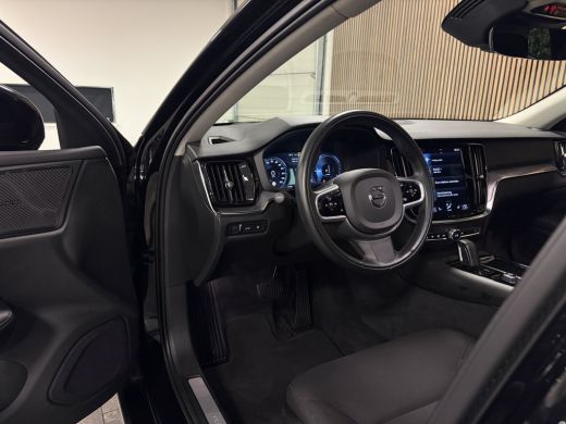 Volvo  V60 T6 AWD Recharge R-Design | Schuifdak | 360&deg; Camera | Head-Up Display | Harman Kardon | Adaptieve ... ActivLease financial lease