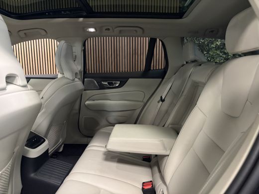 Volvo  V60 T8 AWD Recharge Ultimate Ultra Dark Full Option! | Bowers & Wilkins | Trekhaak | Stoelventilatie ... ActivLease financial lease
