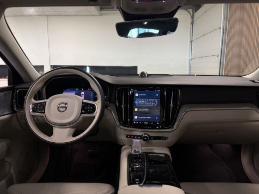Volvo  V60 T8 AWD Recharge Ultimate Ultra Dark Full Option! | Bowers & Wilkins | Trekhaak | Stoelventilatie ... ActivLease financial lease