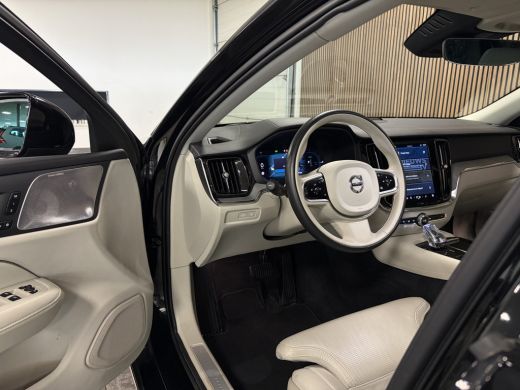 Volvo  V60 T8 AWD Recharge Ultimate Ultra Dark Full Option! | Bowers & Wilkins | Trekhaak | Stoelventilatie ... ActivLease financial lease