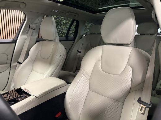 Volvo  V60 T8 AWD Recharge Ultimate Ultra Dark Full Option! | Bowers & Wilkins | Trekhaak | Stoelventilatie ... ActivLease financial lease