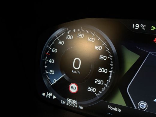 Volvo  V90 T6 AWD Recharge R-Design Schuifdak | Head-Up Display | Adaptieve Cruise Control | Standkachel met... ActivLease financial lease