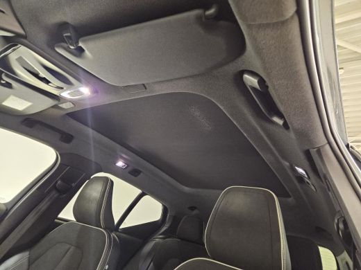 Volvo  XC40 1.5 T5 Recharge R-Design Styling Kit | Trekhaak | Panoramadak | 360CAM | Plaatje! ActivLease financial lease