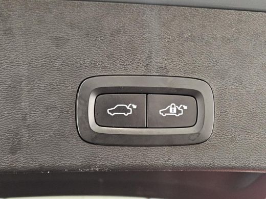 Volvo  XC40 1.5 T5 Recharge R-Design Styling Kit | Trekhaak | Panoramadak | 360CAM | Plaatje! ActivLease financial lease