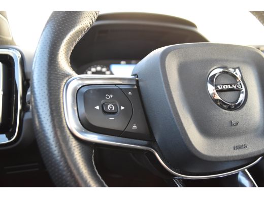 Volvo  XC40 1.5 T5 Recharge R-Design Styling Kit | Trekhaak | Panoramadak | 360CAM | Plaatje! ActivLease financial lease