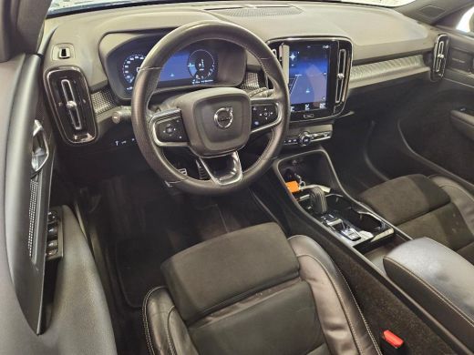 Volvo  XC40 1.5 T5 Recharge R-Design Styling Kit | Trekhaak | Panoramadak | 360CAM | Plaatje! ActivLease financial lease