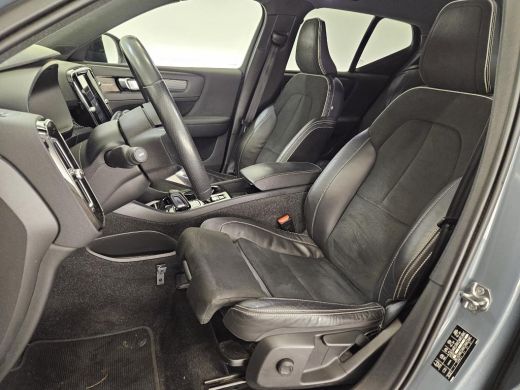 Volvo  XC40 1.5 T5 Recharge R-Design Styling Kit | Trekhaak | Panoramadak | 360CAM | Plaatje! ActivLease financial lease