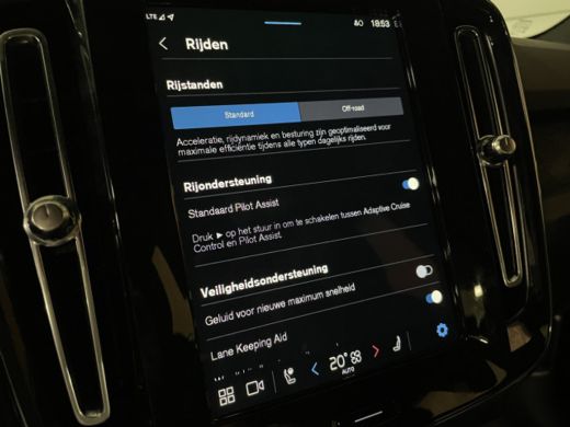 Volvo  EX40 Single Motor Extended Range Plus 82 kWh Trekhaak | All Season banden | Adaptieve Cruise Control |... ActivLease financial lease