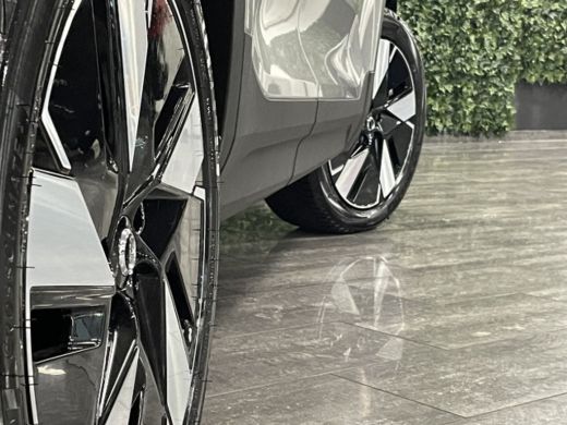 Volvo  EX40 Single Motor Extended Range Plus 82 kWh Trekhaak | All Season banden | Adaptieve Cruise Control |... ActivLease financial lease