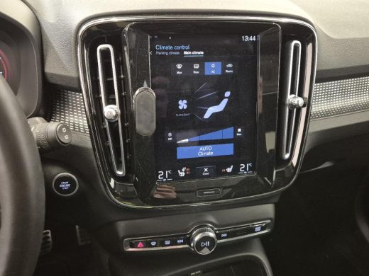 Volvo  XC40 T2 R-Design Panoramadak | 360CAM | Intellisafe | Harman-Kardon | Elek.Stoelen ActivLease financial lease