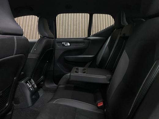 Volvo  XC40 T4 Recharge R-Design | Stoel en Stuurwielverwarming | Parkeercamera | Standkachel met Volvo On Ca... ActivLease financial lease