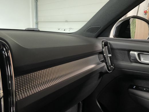 Volvo  XC40 T4 Recharge R-Design | Stoel en Stuurwielverwarming | Parkeercamera | Standkachel met Volvo On Ca... ActivLease financial lease