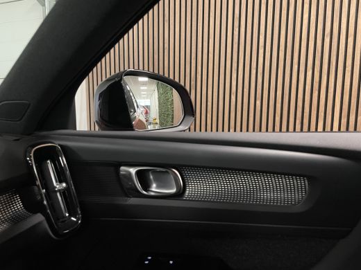 Volvo  XC40 T4 Recharge R-Design | Stoel en Stuurwielverwarming | Parkeercamera | Standkachel met Volvo On Ca... ActivLease financial lease