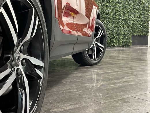 Volvo  XC40 T4 Recharge R-Design | Stoel en Stuurwielverwarming | Parkeercamera | Standkachel met Volvo On Ca... ActivLease financial lease