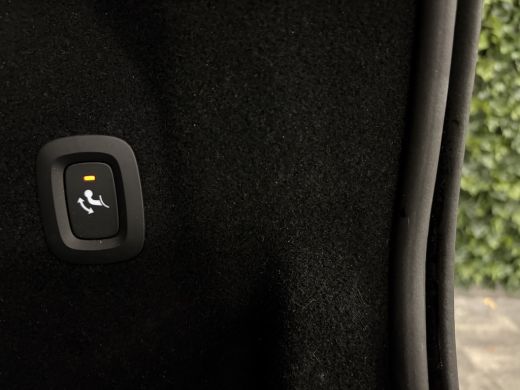 Volvo  XC60 2.0 T6 Plug-in hybrid AWD Plus Dark Trekhaak | 360° Camera | All Season banden | Crystal White | ... ActivLease financial lease