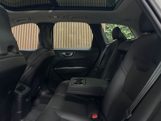 Volvo  XC60 2.0 T6 Plug-in hybrid AWD Plus Dark Trekhaak | 360° Camera | All Season banden | Crystal White | ... ActivLease financial lease